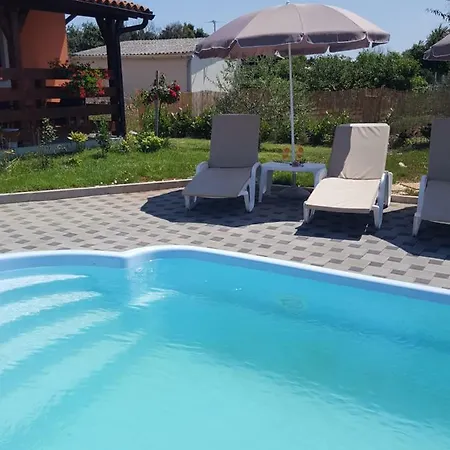 Romantic Sejdic Pula