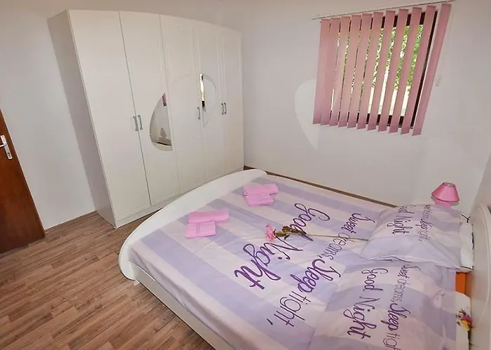 Romantic Sejdić Affittacamere 3*