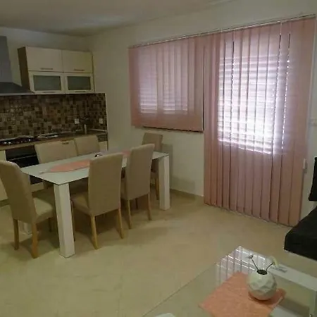 Πανσιόν Romantic Sejdic 3*